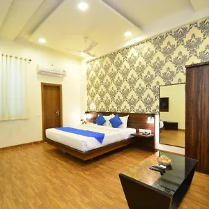 Sapphire World Hotel 3*