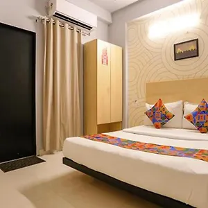 Fabhotel Grand Capitol Hotel 3*