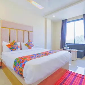 Hotel Fabhotel Bohra International 3*