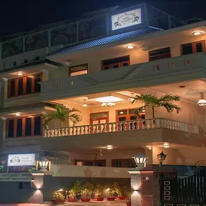 Bungalow Hotel 3*