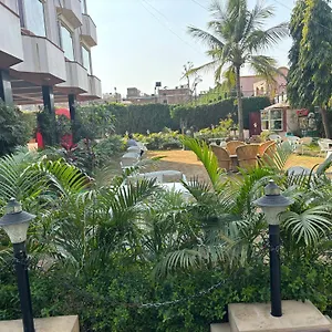 Maya International 3*