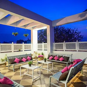 Hostel Zostel *