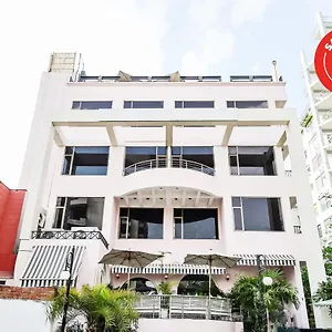 Capital O 8307 The Garden View Hotel