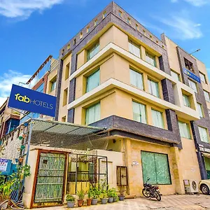 Fabhotel Radiant Star Lalkothi 3*
