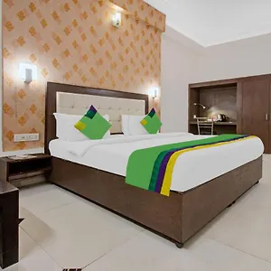 Treebo Trend Dream Palace Hotel 3*