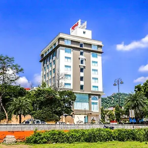 Hotel 7 Apple Jal Mahal 3*