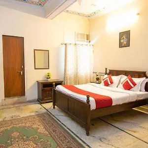 Raghuraj Palace