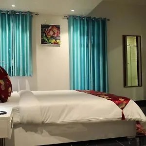 Royal Polovictory Hotel Kukas