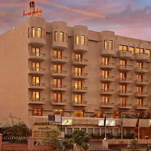 Hotel Lords Plaza 3*