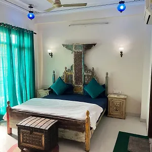 Little Ganesha Hotel