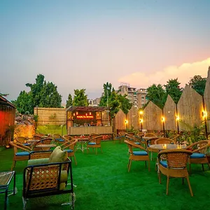 Hotel Treebo New Rockwell Vivek Vihar 3*