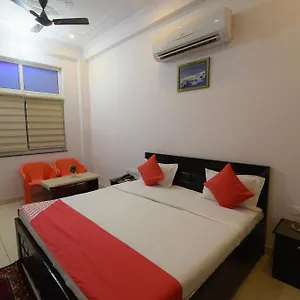Oyo Ekta My 3*