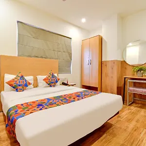 Super Townhouse 79651 Townhouse Oth Buddhi Hotel 3*