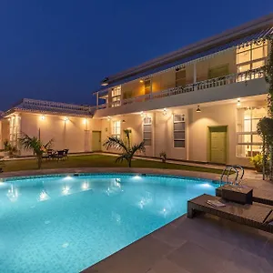 Villa Free Birds Nest With Pvt Pool & Garden At By Stayvista Jaipur