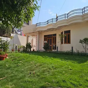 Apartment Kaushik House - Luxury Garden Homestay Near Vaishali Nagar *