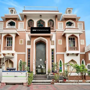 Townhouse Mansarovar Near Metro Station Formerly Dev Villas 4*