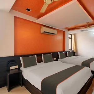 호텔 Collection O Sanjay Palace 3*