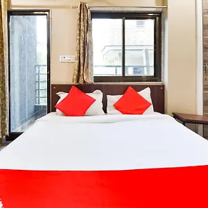 O Kailash Hotel