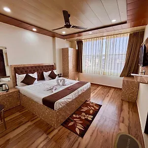 호텔 Govindam Royal 2*