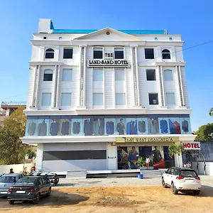 The Land Hotell 3*