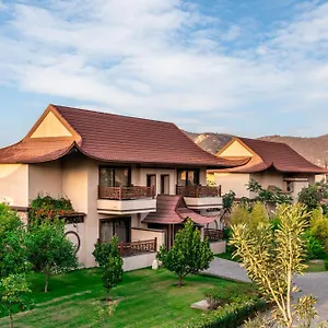 Resort Ananta & 5*