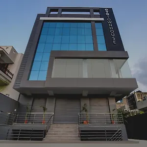 Townhouse 207 Downtown My Hotel 4*