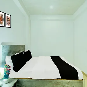 Hotel Super O The Moon Rover 3*