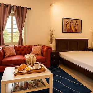Lal Hotel 3*