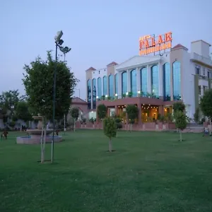 Palak Paradise Hotel 4*