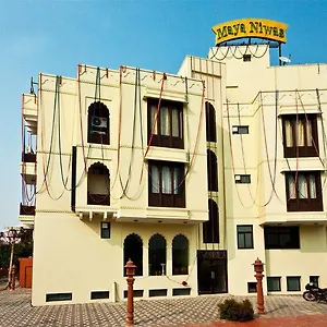 Maya Niwas Bed & Breakfast 2*