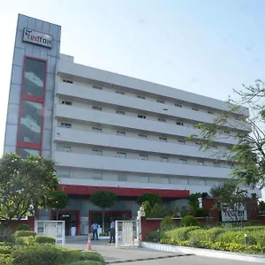Hotel Red Fox By Lemon Tree Hotels,