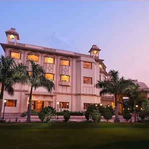 Kk Royal & Convention Centre 4*