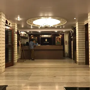 호텔 Oyo 15359 Kachandeep 자이푸르
