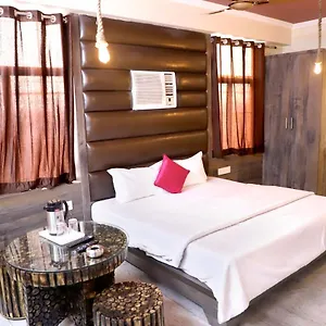 Star Hotel