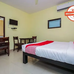 Oyo Flagship 22531 C Scheme Ashok Nagar Hotel 3*