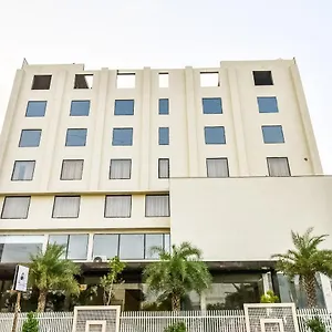 Townhouse 652 Royal Akshayam